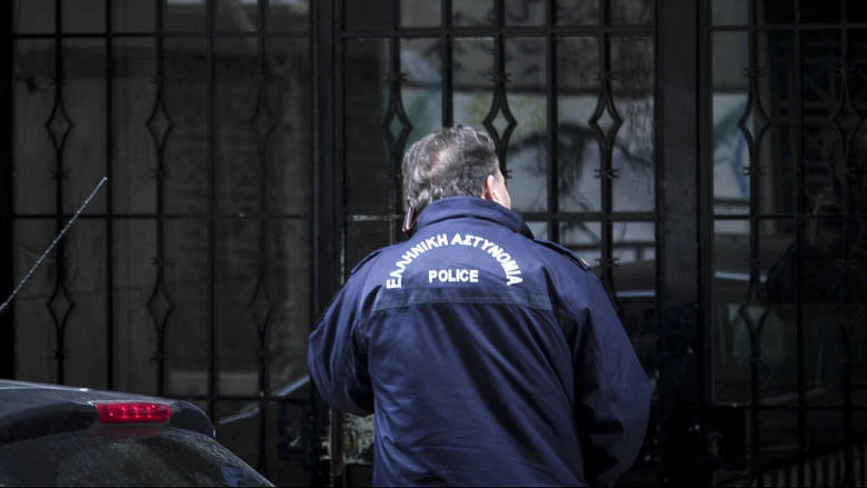 Απόλυτη κόλαση: Πατέρας άφηνε τα παιδιά του νηστικά και απείλησε να τα σκοτώσει! (βίντεο)